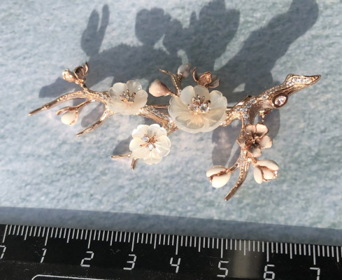 Серебряная брошь с эмалью и фианитами SUNLIGHT: розовое серебро 925 ...