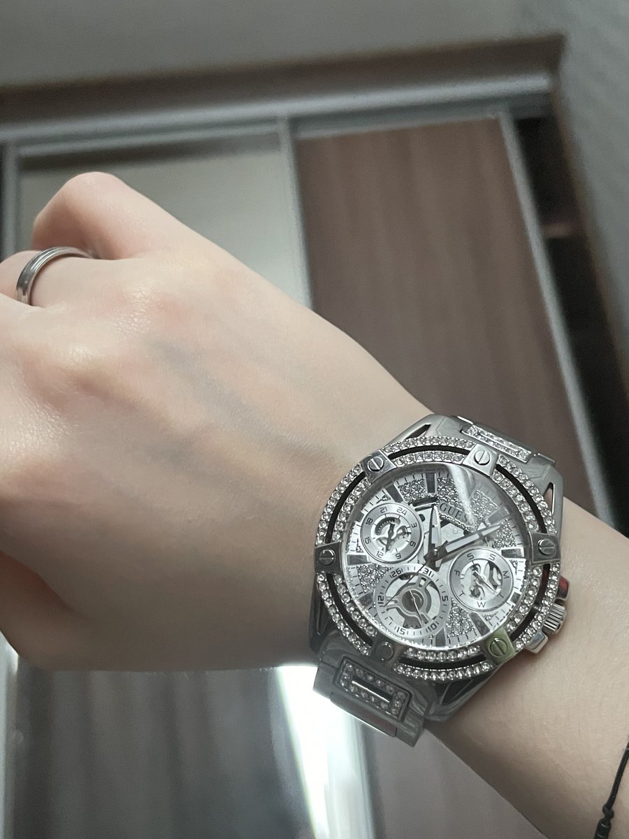 Часы женские GUESS GW0464L2 GUESS GW0464L2: 316l, австрийские